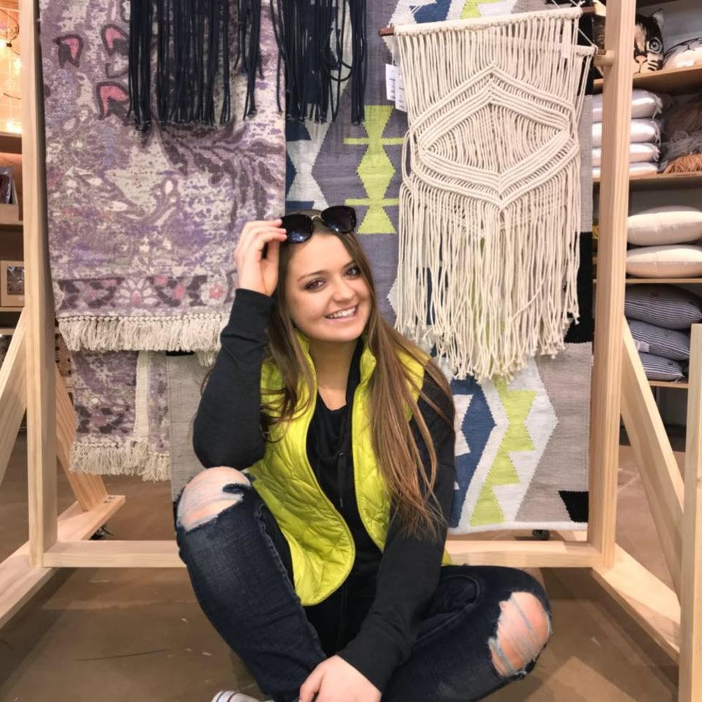 Meet your Posher, Courtney